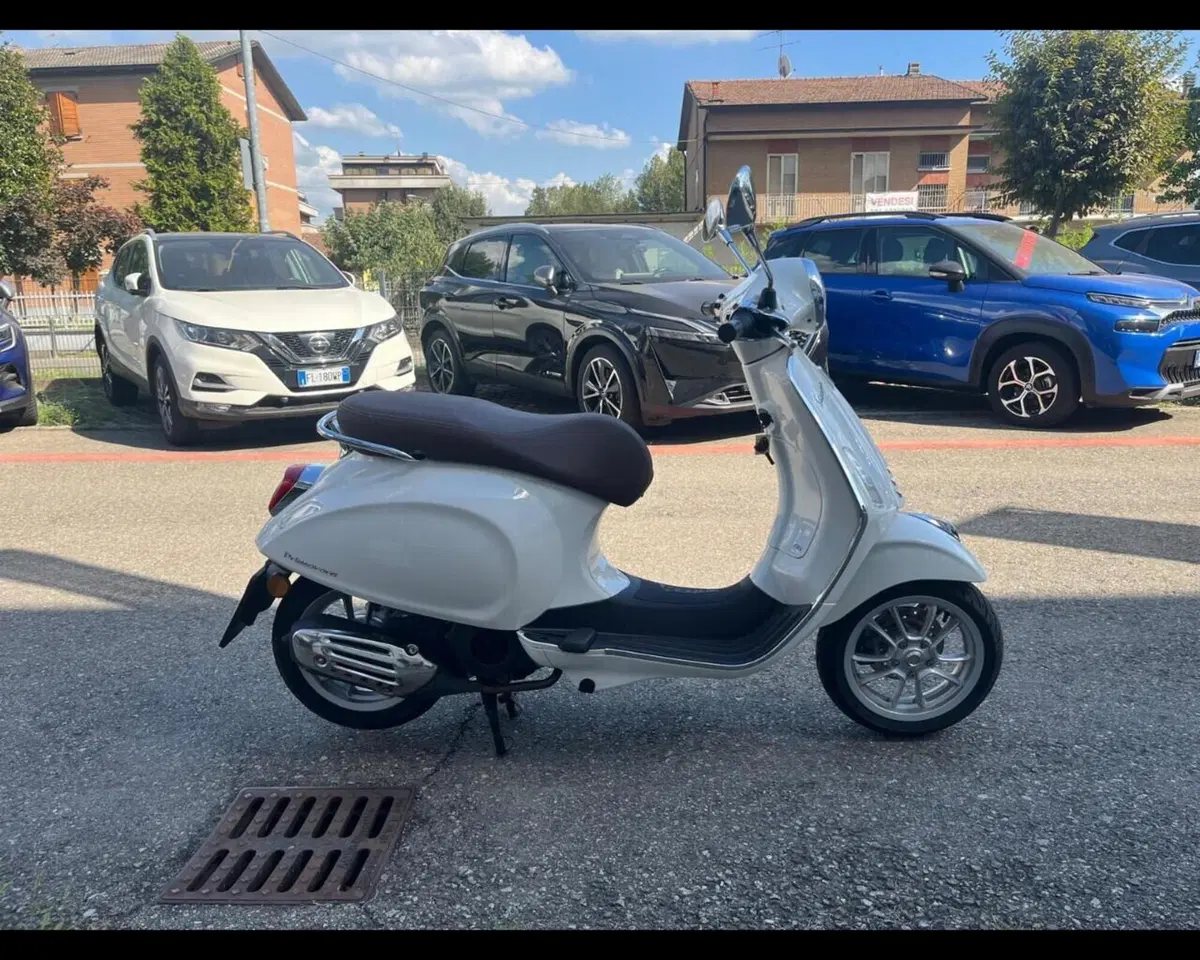 Vespa Primavera 125 3V ie ABS (2018 - 19) (4)