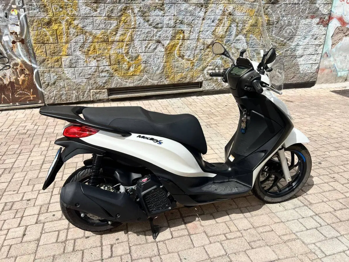Piaggio Medley 200 (2025 - 26) (2)