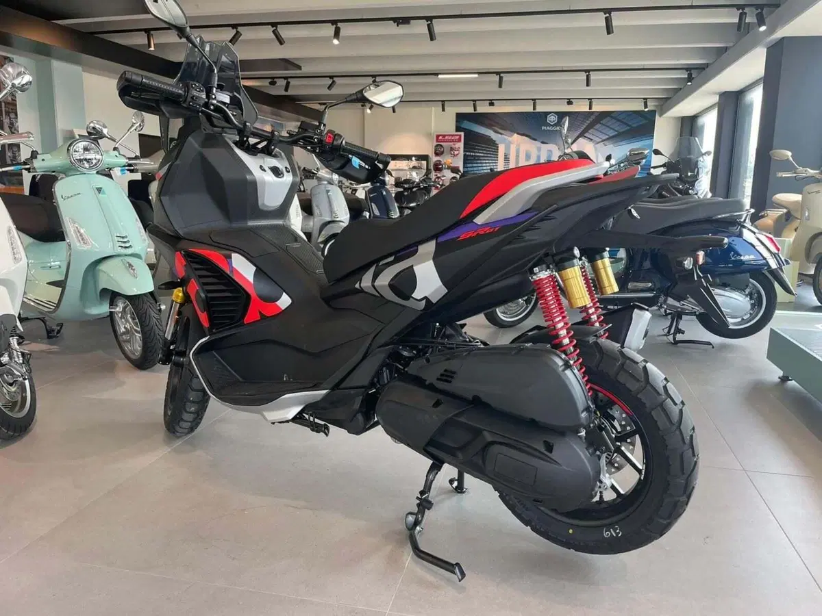 Aprilia SR GT 400 Rally Replica (2026) (3)