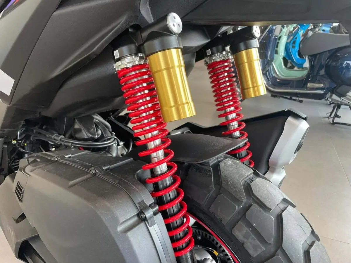 Aprilia SR GT 400 Rally Replica (2026) (6)
