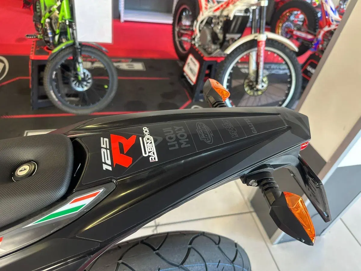 Betamotor RR 125 4T Motard R (2025 - 26) (11)