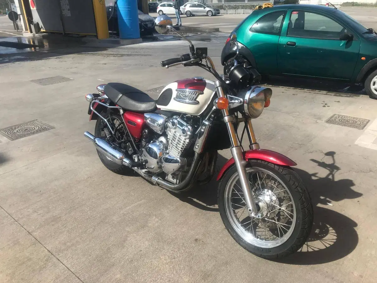 Triumph Thunderbird 900 (2002)