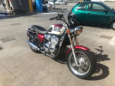 Triumph Thunderbird 900 (2002) usata