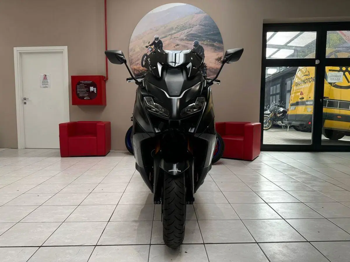 Yamaha T-Max 560 Tech Max (2022 - 24) (2)
