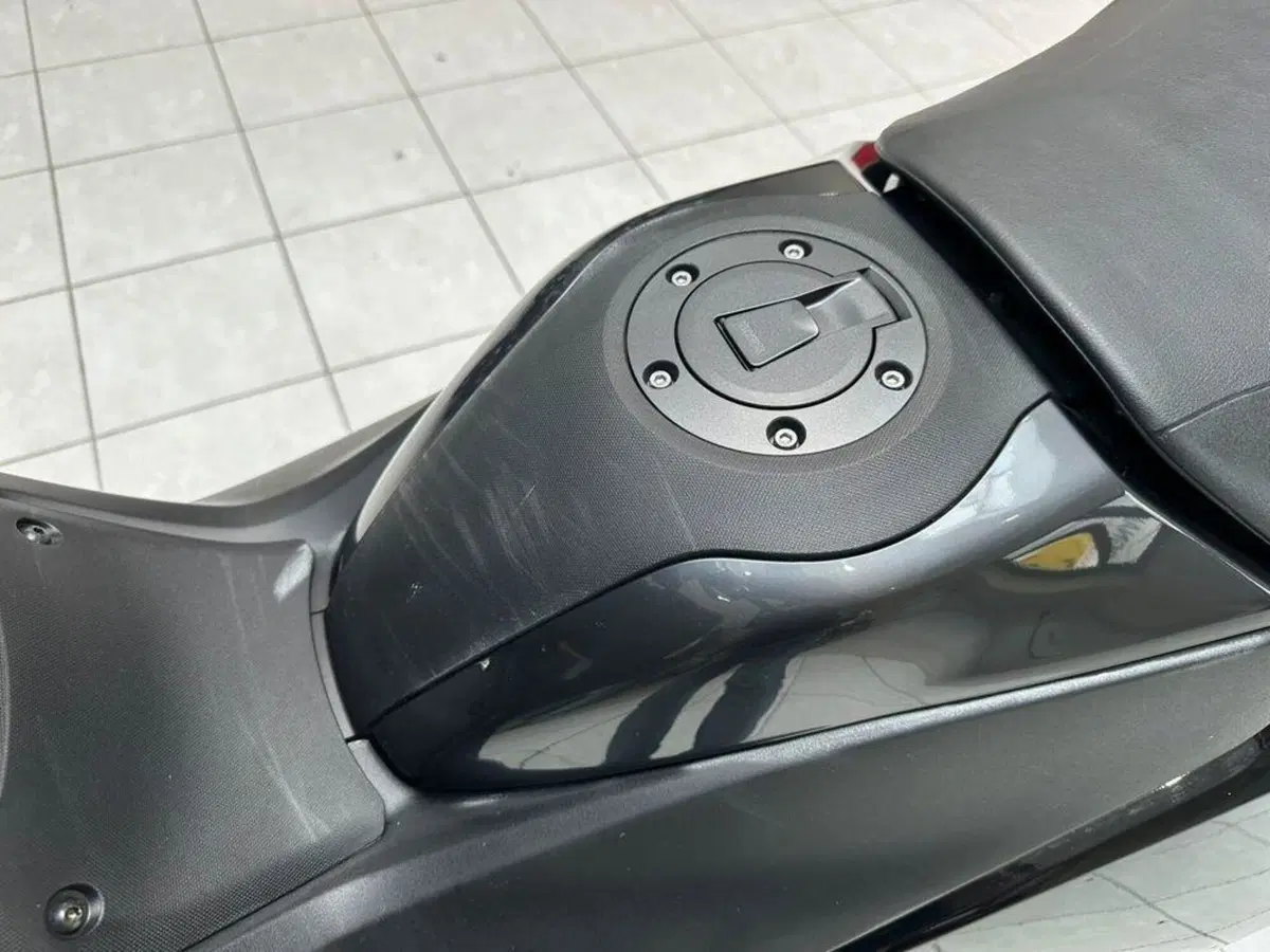 Yamaha T-Max 560 Tech Max (2022 - 24) (7)