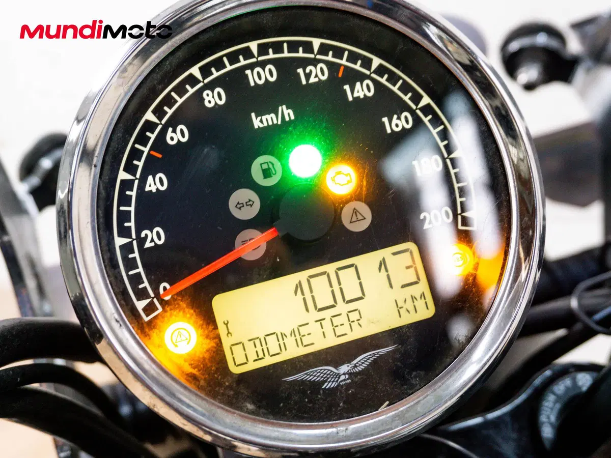 Moto Guzzi V9 Roamer (2016 - 18) (12)