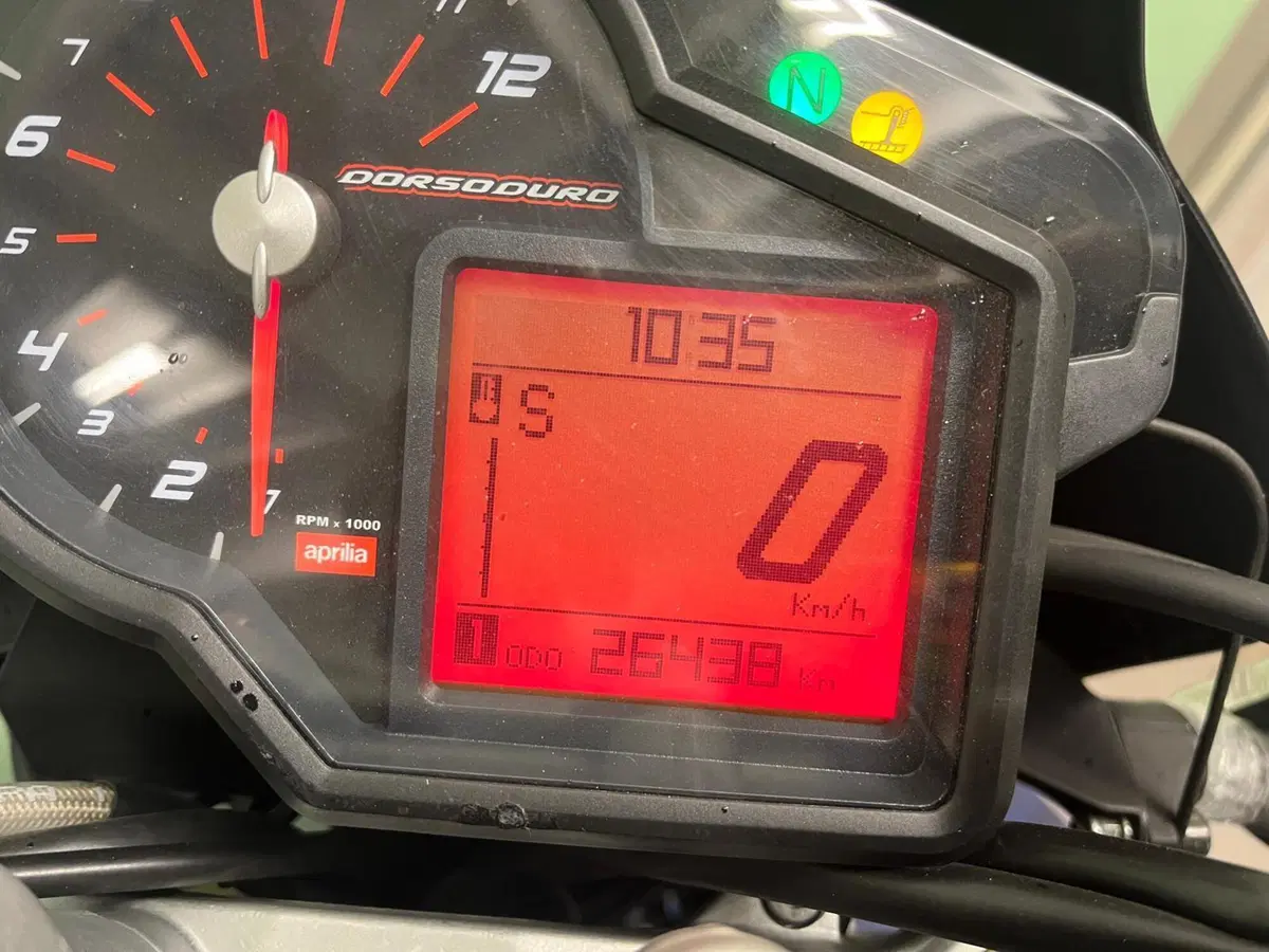 Aprilia Dorsoduro 750 ABS (2009 - 17) (6)