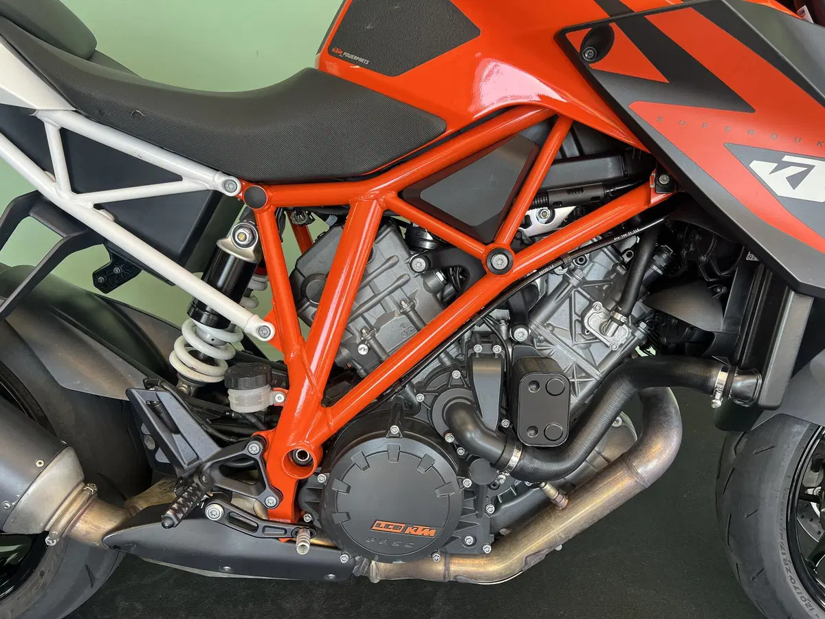 KTM 1290 Super Duke R ABS (2014 - 16) (10)