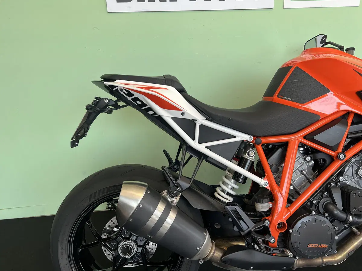 KTM 1290 Super Duke R ABS (2014 - 16) (11)
