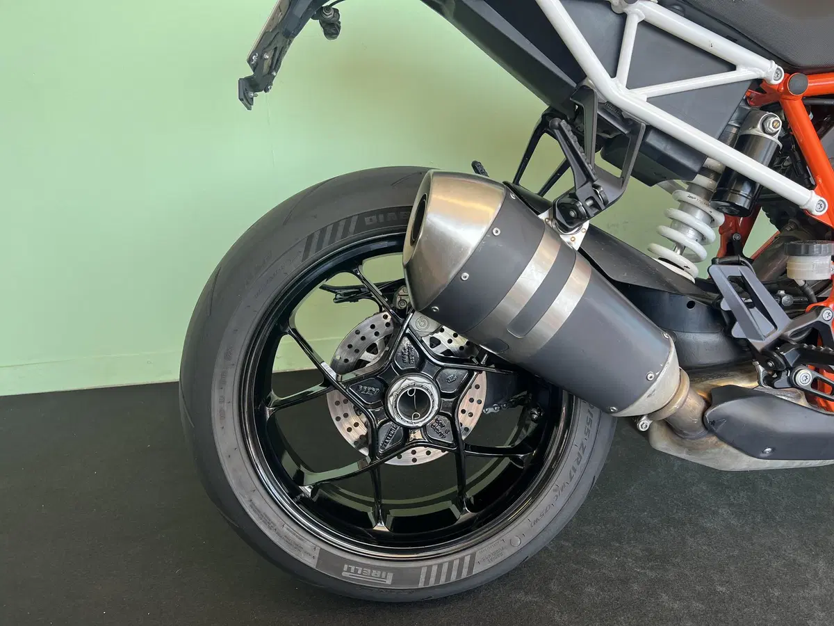 KTM 1290 Super Duke R ABS (2014 - 16) (12)