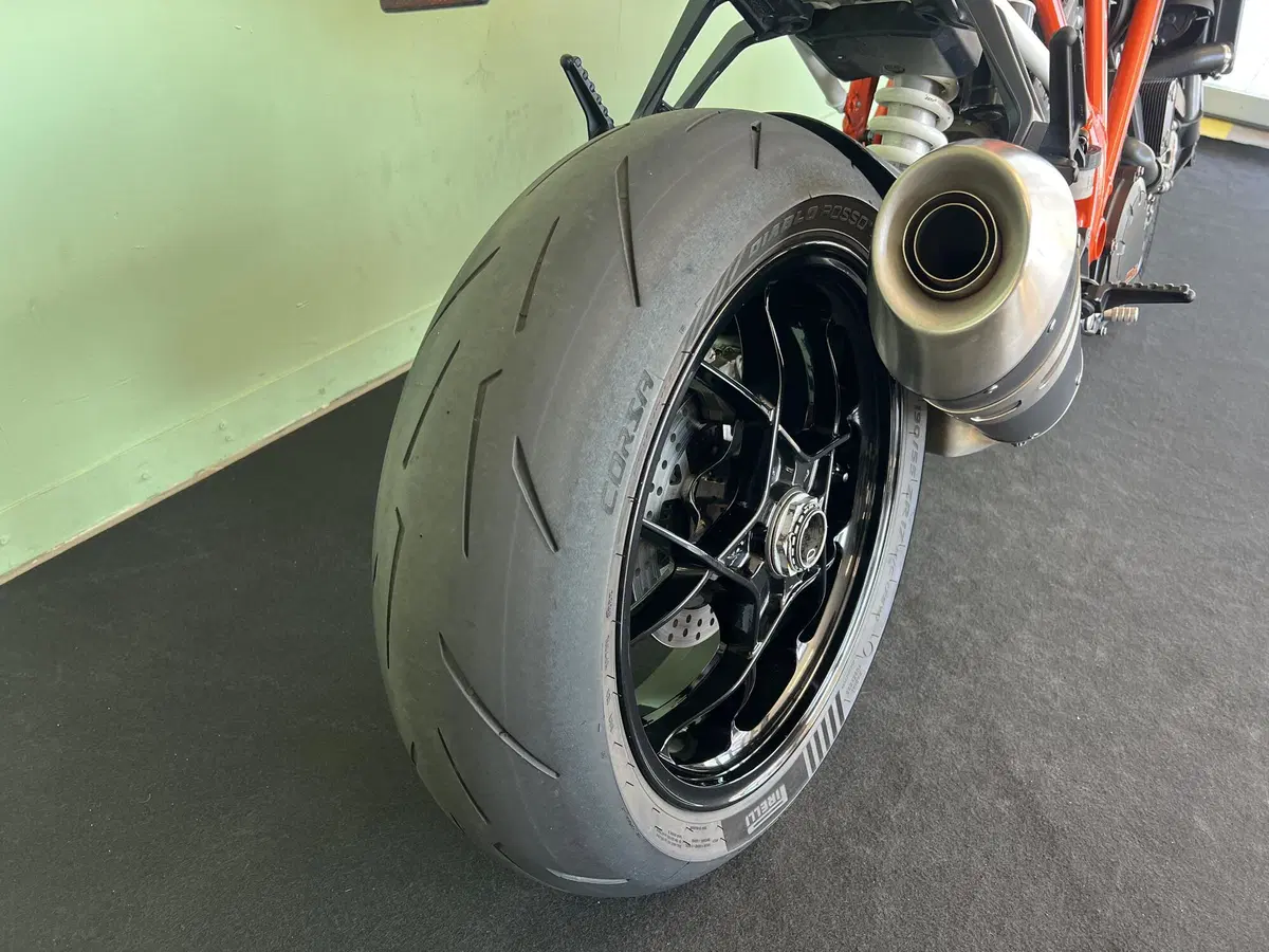 KTM 1290 Super Duke R ABS (2014 - 16) (19)
