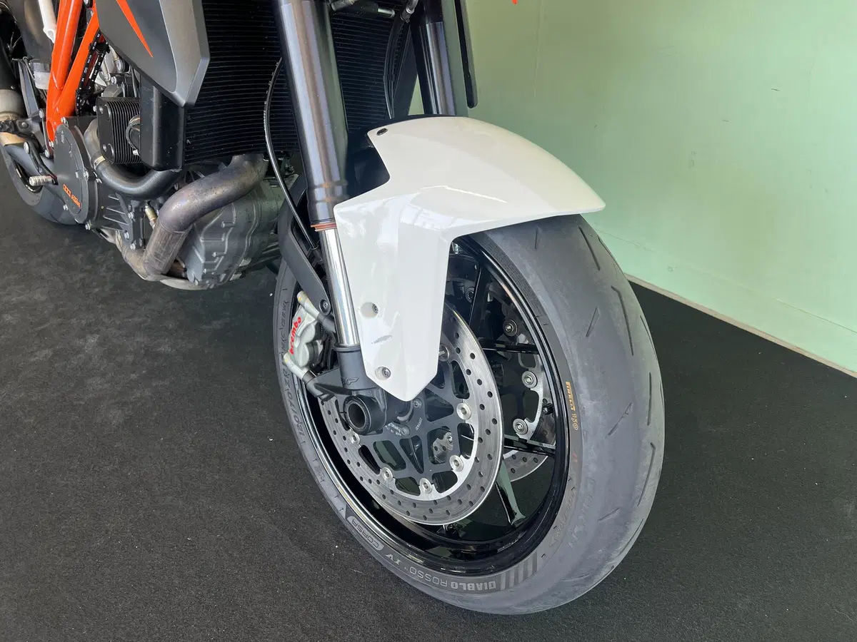 KTM 1290 Super Duke R ABS (2014 - 16) (20)