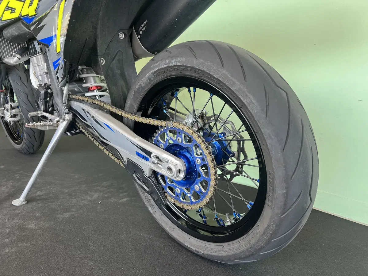 Husqvarna FC 450 (2025) (17)