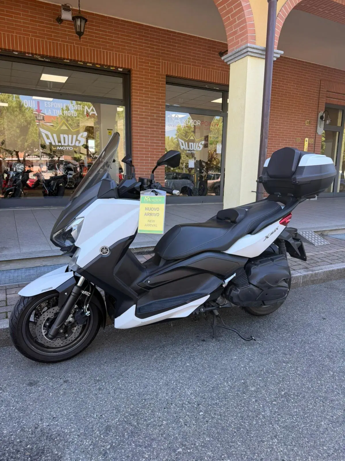 Yamaha X-Max 400 ABS (2013 - 16) (3)
