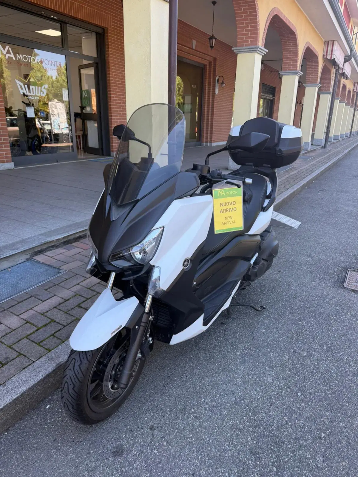 Yamaha X-Max 400 ABS (2013 - 16) (7)