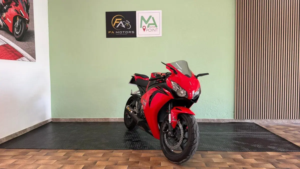 Honda CBR 1000 RR Fireblade (2008 - 11) (3)
