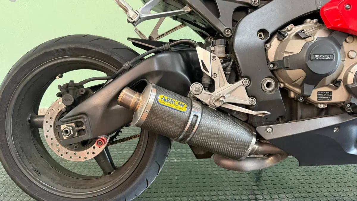 Honda CBR 1000 RR Fireblade (2008 - 11) (6)