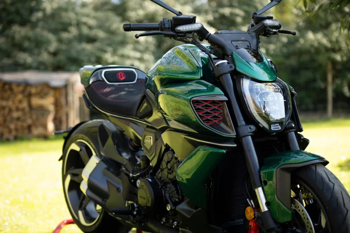 Ducati Diavel for Bentley (2024) (2)