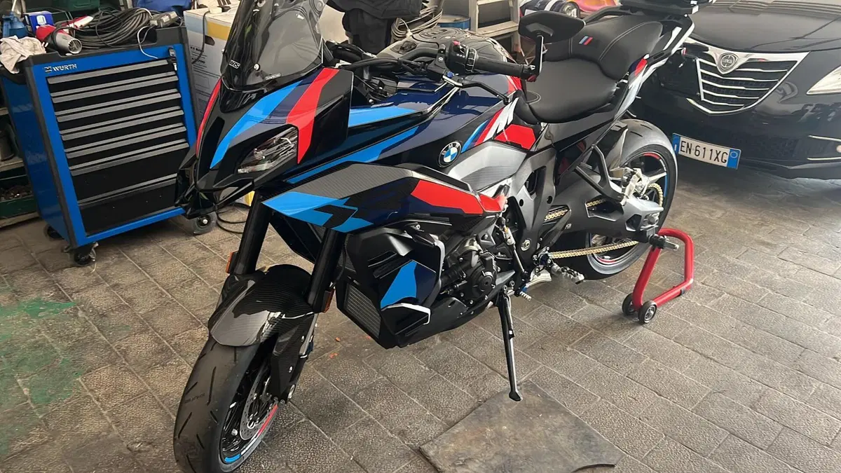 Bmw M 1000 XR (2024 - 27) (3)