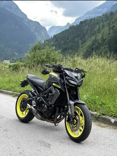 Yamaha MT-09 (2017 - 20) usata