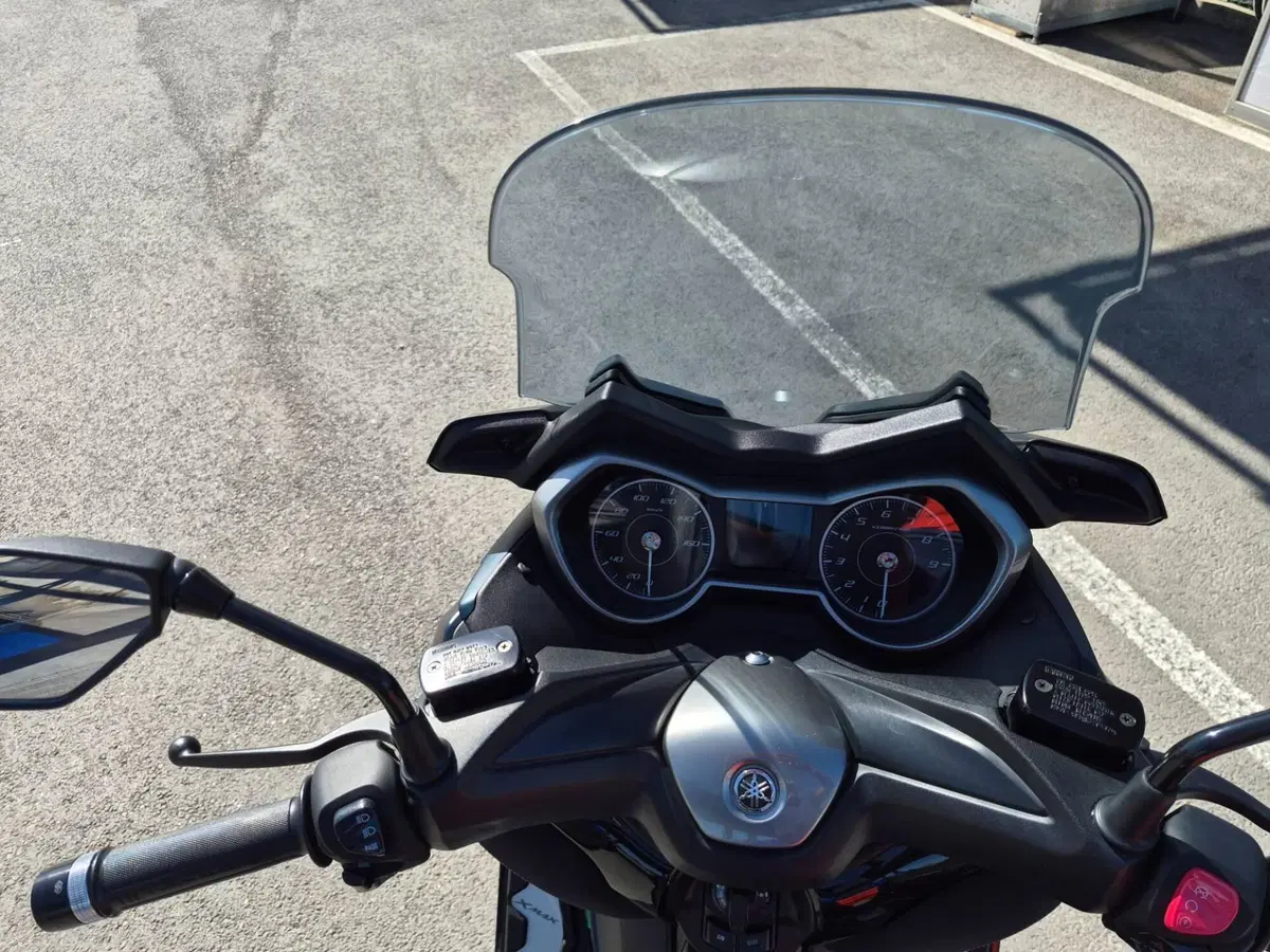 Yamaha X-Max 300 Tech Max (2021 - 24) (5)
