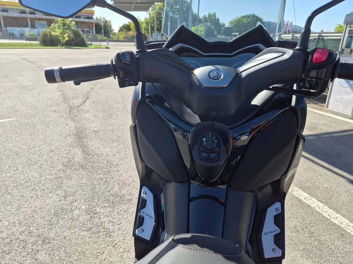 Yamaha X-Max 300 Tech Max (2021 - 24) (6)