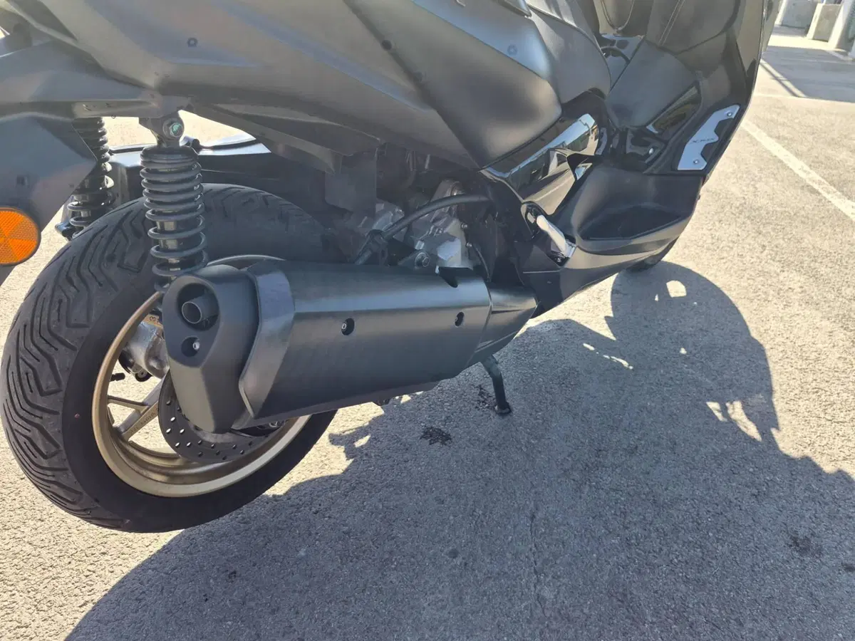 Yamaha X-Max 300 Tech Max (2021 - 24) (8)