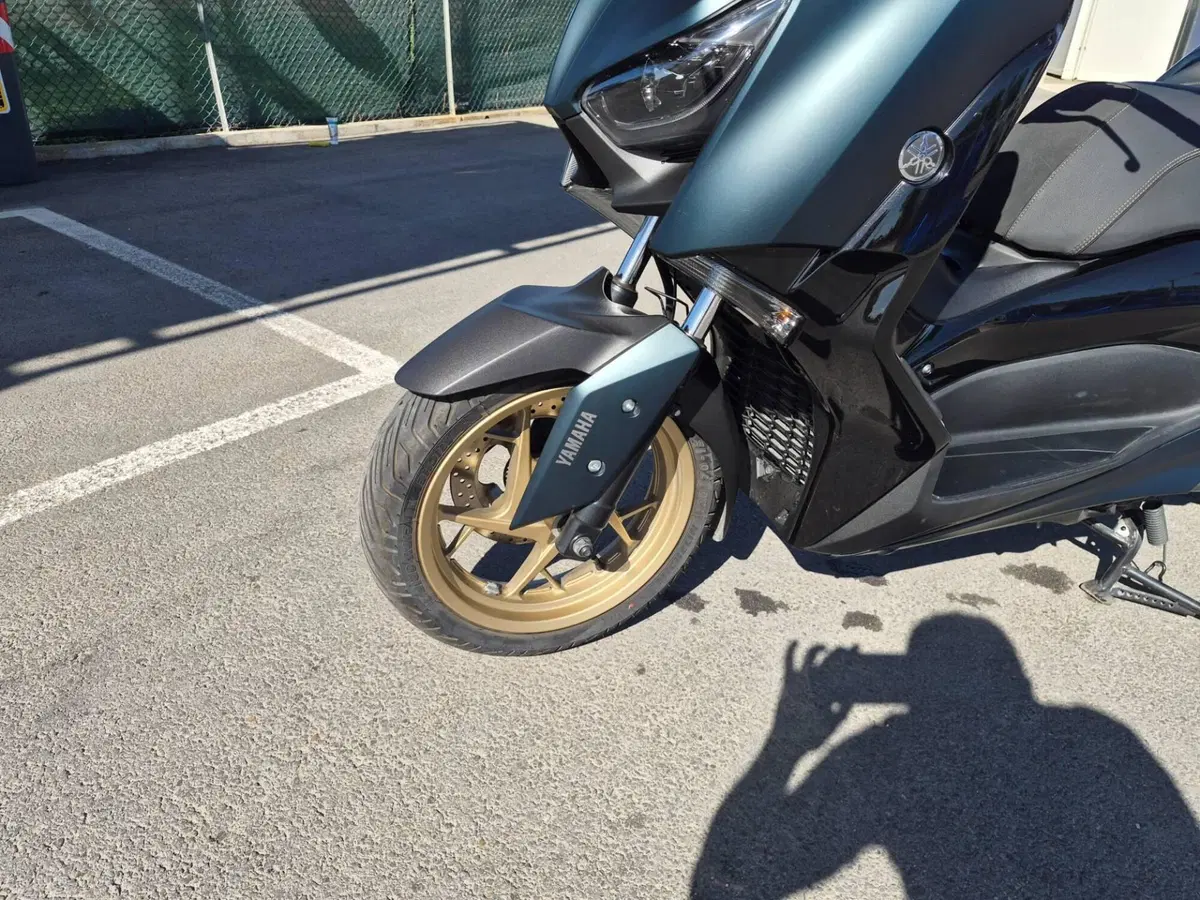 Yamaha X-Max 300 Tech Max (2021 - 24) (10)
