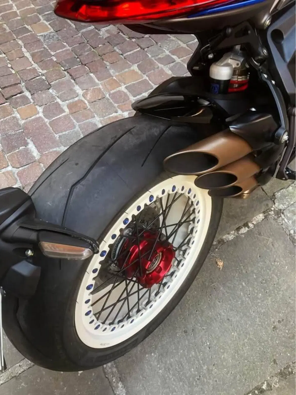 MV Agusta Dragster 800 RR America (2019) (5)