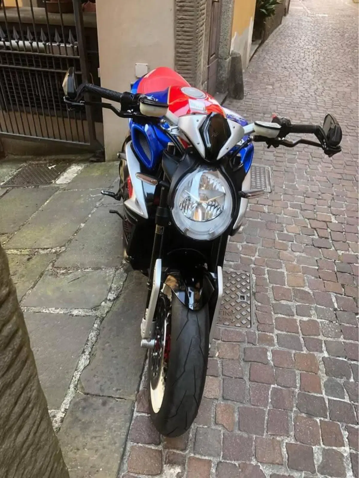 MV Agusta Dragster 800 RR America (2019) (2)