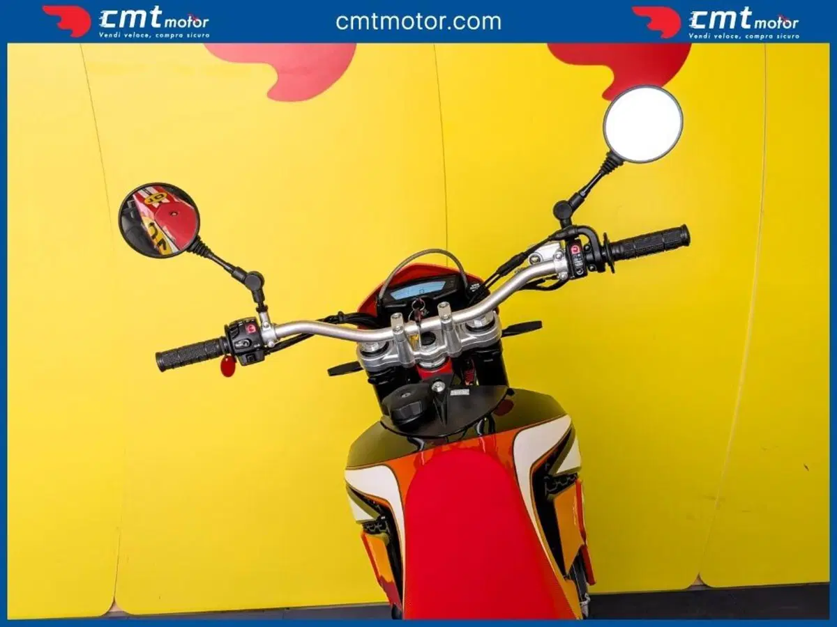 Swm SM 125 R Reborn (2026) (11)