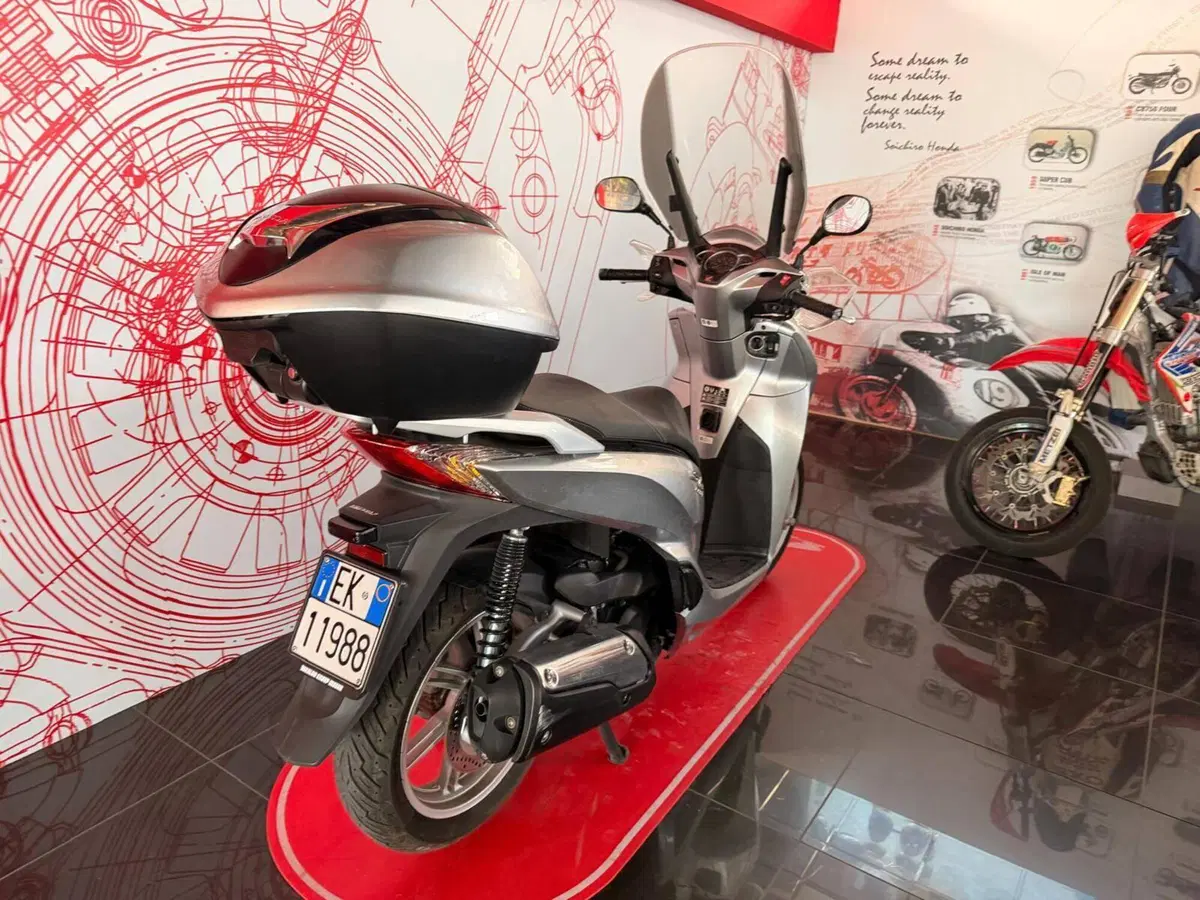 Honda SH 300 i ABS (2016 - 20) (2)