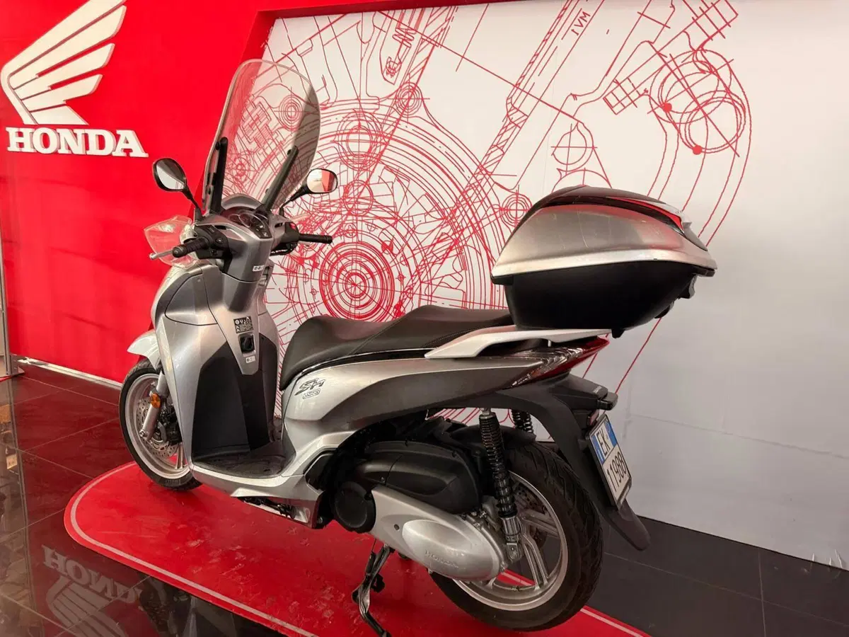 Honda SH 300 i ABS (2016 - 20) (6)