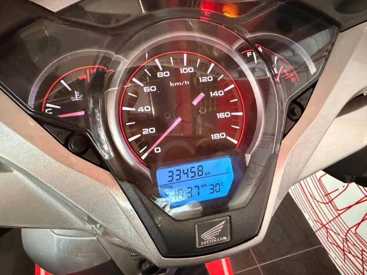 Honda SH 300 i ABS (2016 - 20) (8)