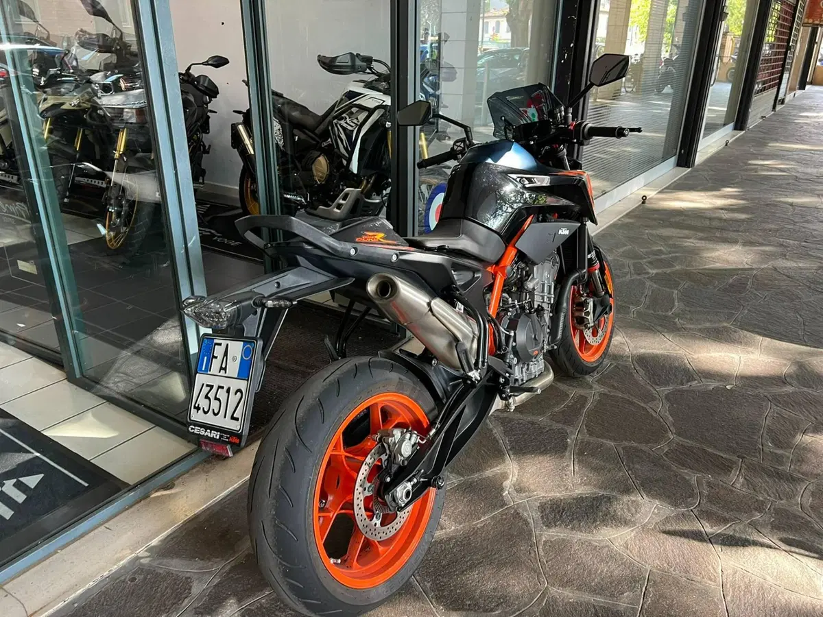 KTM 890 Duke R (2021 - 23) (3)