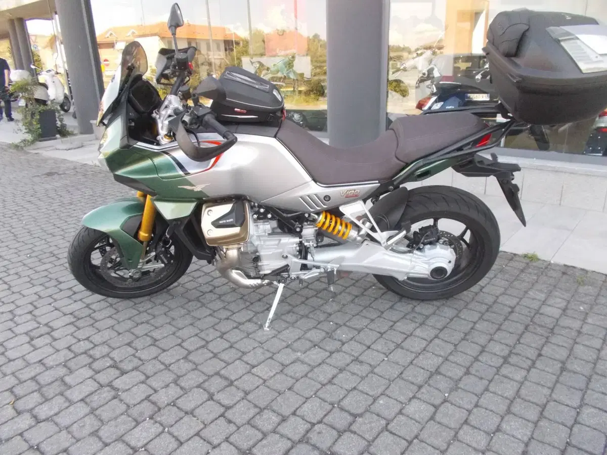Moto Guzzi V100 Mandello S (2022 - 24) (4)