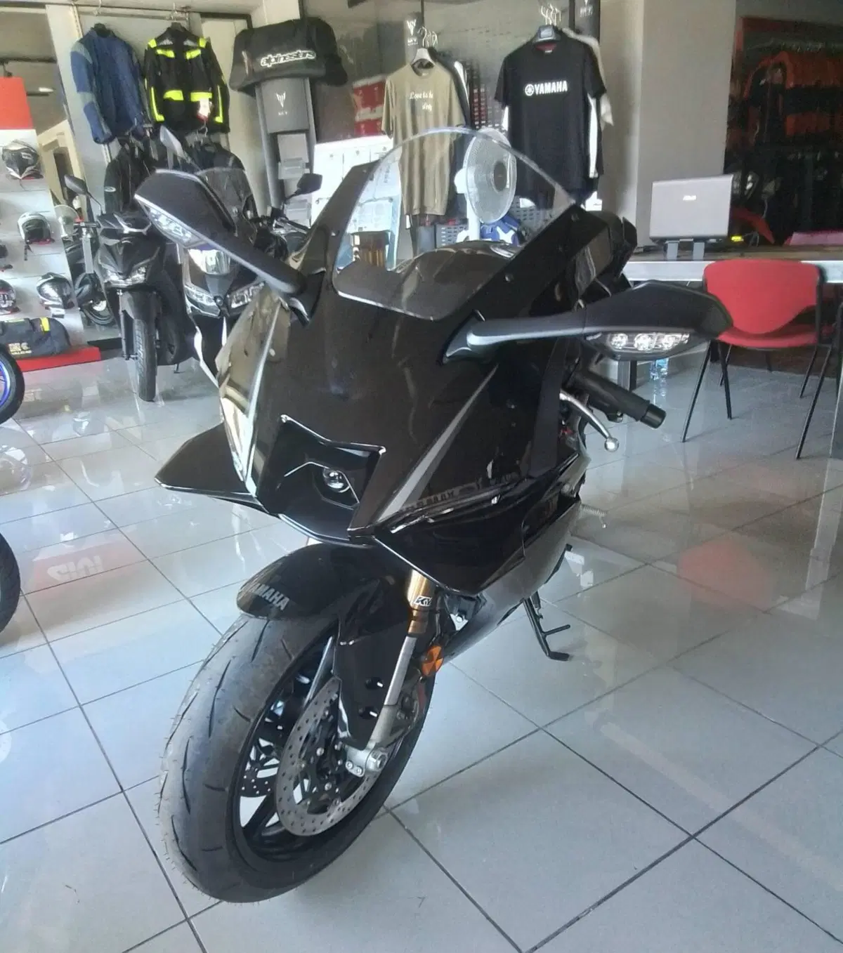Yamaha YZF R9 (2025 - 26) (3)