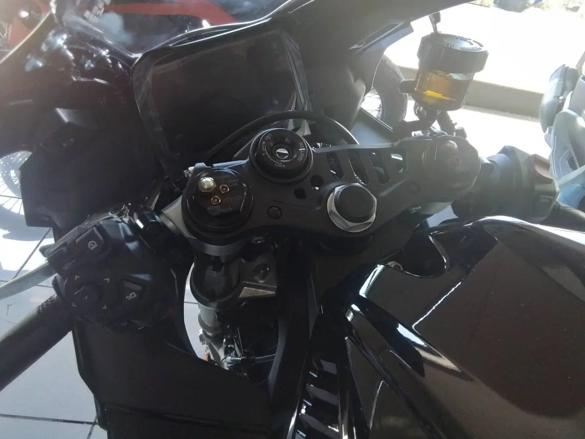 Yamaha YZF R9 (2025 - 26) (5)