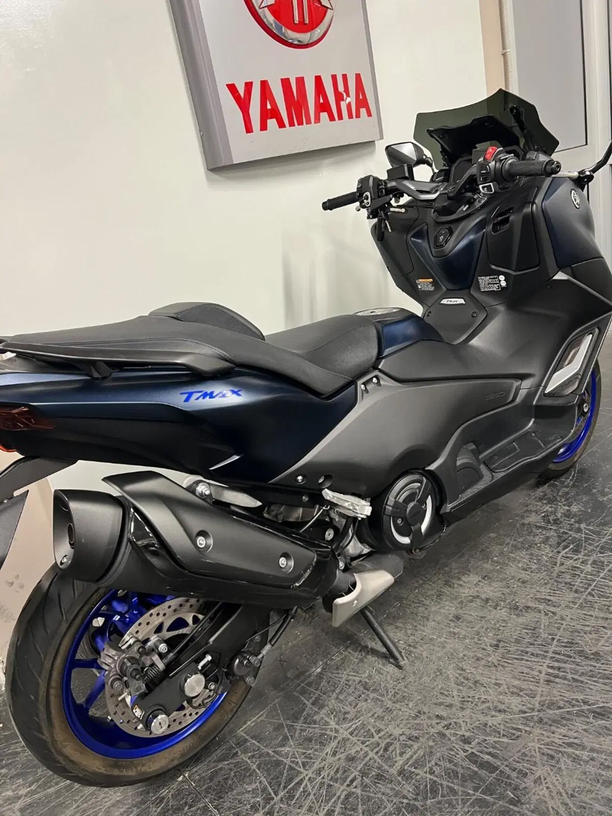Yamaha T-Max 560 (2022 - 24) (4)