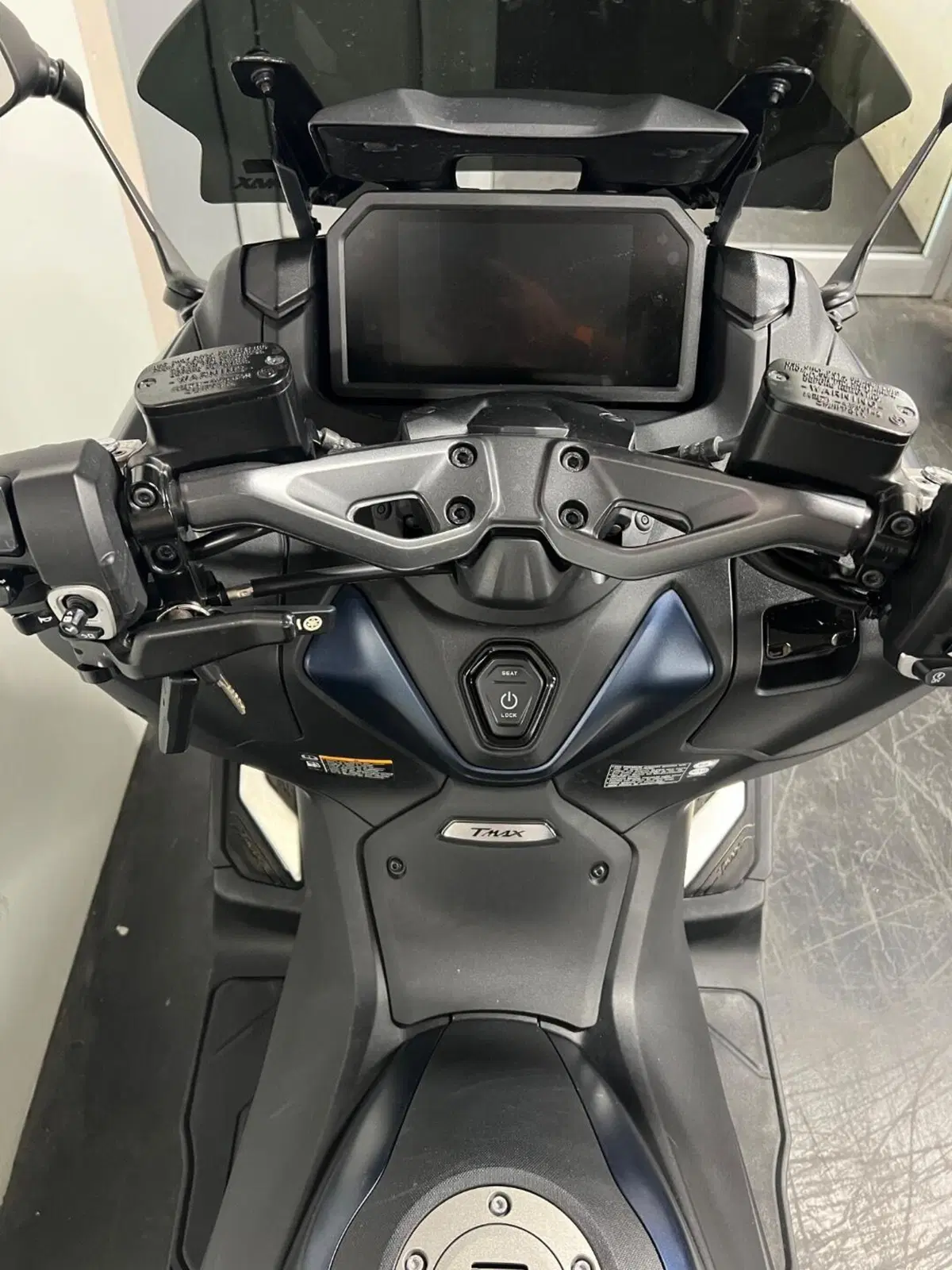 Yamaha T-Max 560 (2022 - 24) (8)