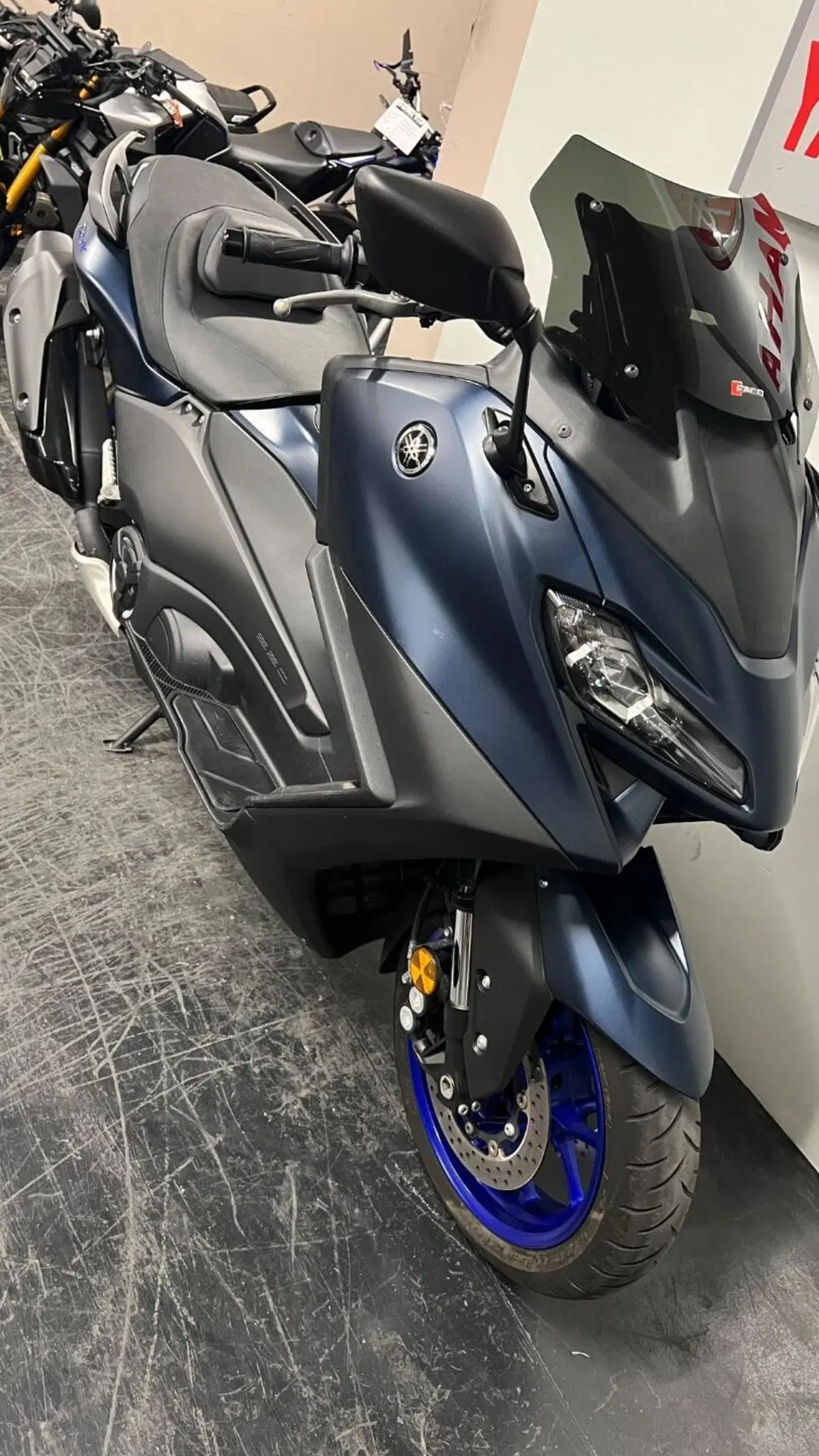Yamaha T-Max 560 (2022 - 24) (10)