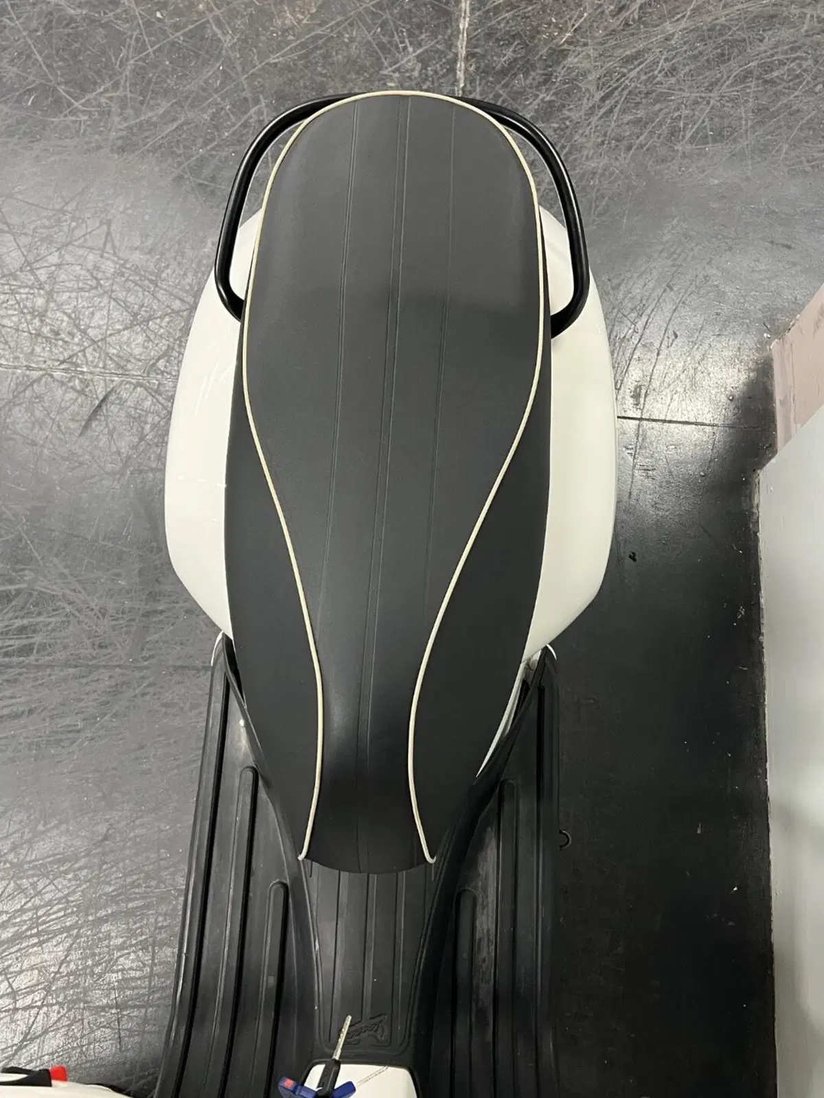 Vespa GTS 300 Super Racing Sixties Hpe (2021 - 22) (7)