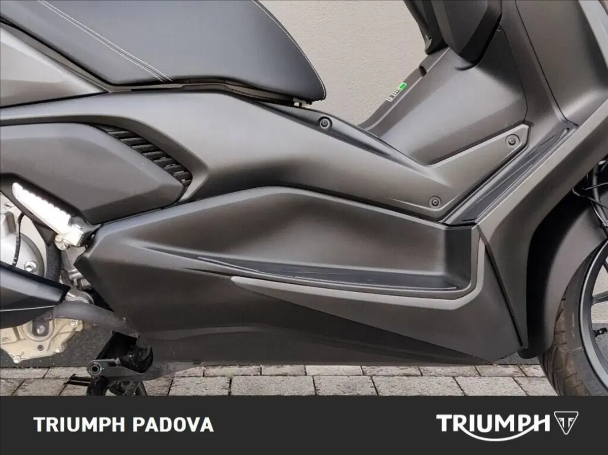 Yamaha X-Max 300 (2021 - 24) (3)