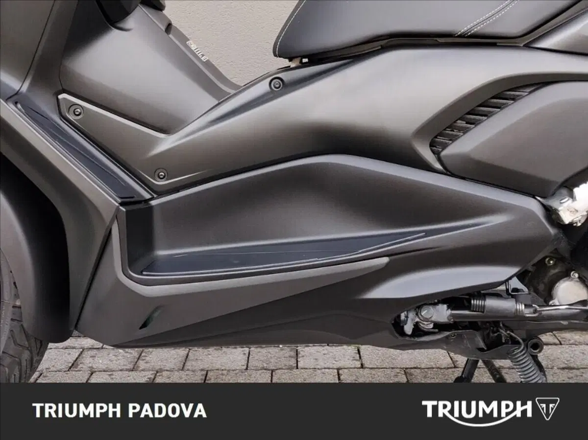 Yamaha X-Max 300 (2021 - 24) (8)