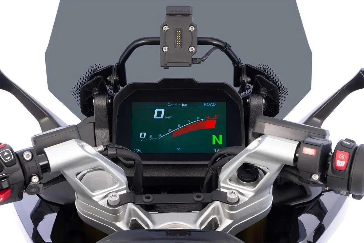 Con Wunderlich sulla BMW R 1300 RS la navigazione cambia prospettiva (5)