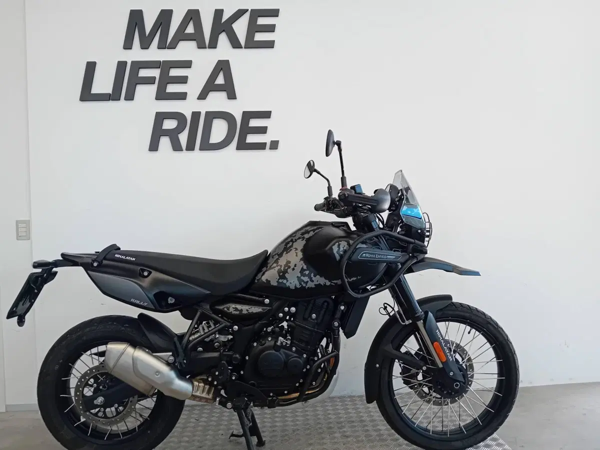 Royal Enfield Himalayan 450 Mana Black (2026)