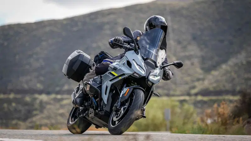 Con Wunderlich sulla BMW R 1300 RS la navigazione cambia prospettiva