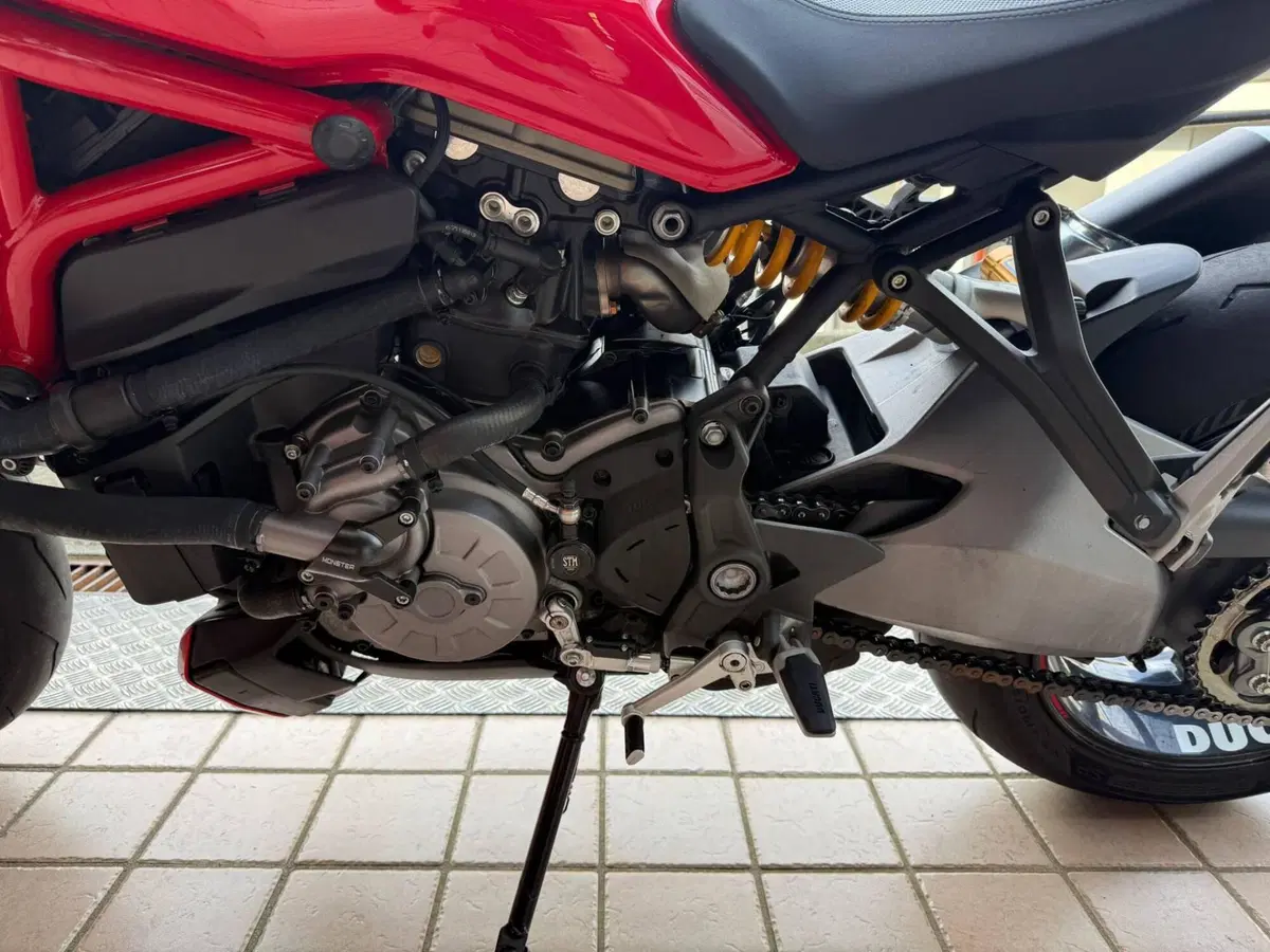 Ducati Monster 1200 S (2017 - 21) (5)