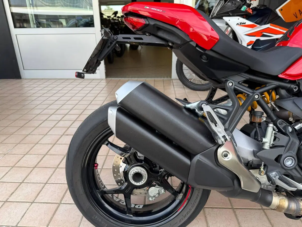 Ducati Monster 1200 S (2017 - 21) (7)
