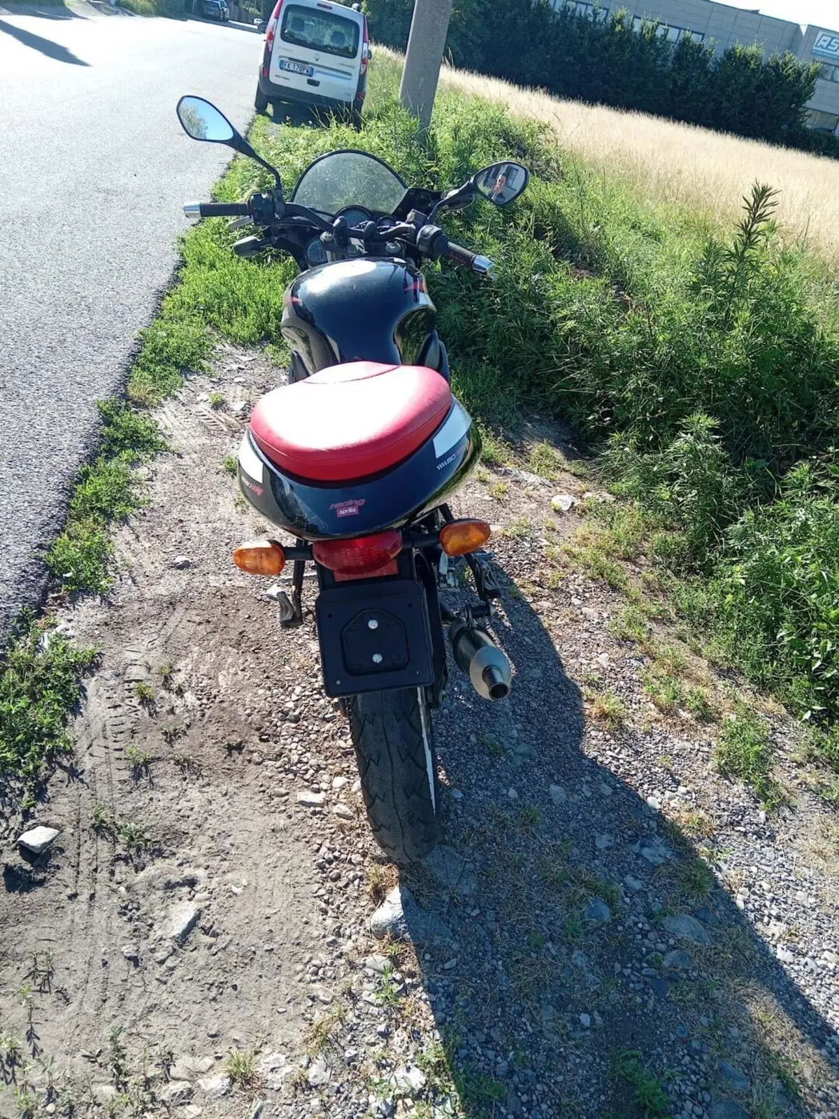 Aprilia Tuono 50 (2003 - 05) (4)